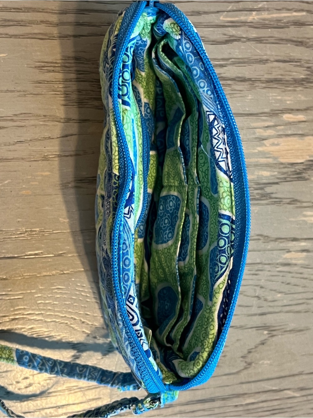Vera Bradley Retired Doodle Daisy Pattern Wristlet Wallet - Picture 5 of 5